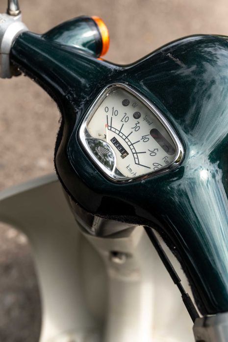 Продаю стильний та надійний скутер Honda Giorno.