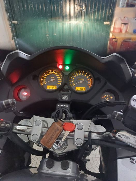 Honda CBF1000 abs,excelente estado de conservação nacional