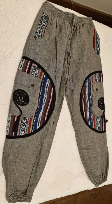 Calças bege e cinzentas com padrão de Algodão (Novos)
Origem: Nepal