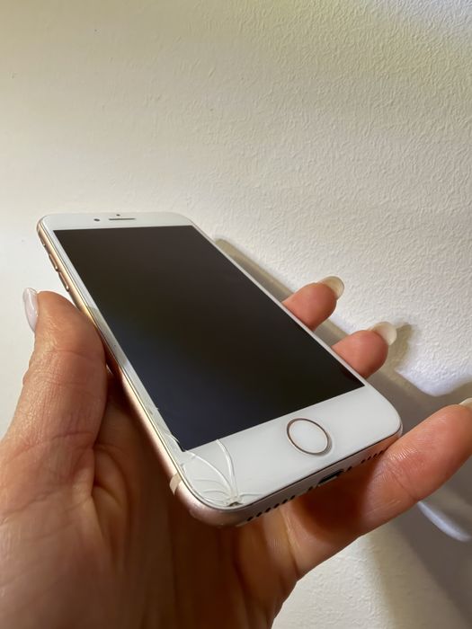 iPhone 8 - 64 GB w pełni sprawny