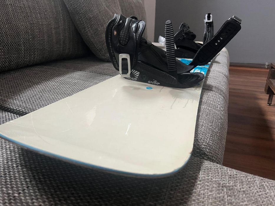 Deska snowboardowa Rossignol district 160cm z wiązaniami