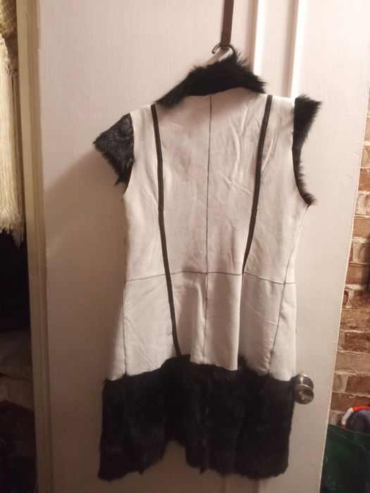 Продается новая жилетка натуральная