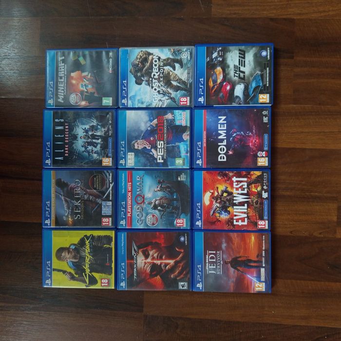 PlayStation 4 +plus gry = 900