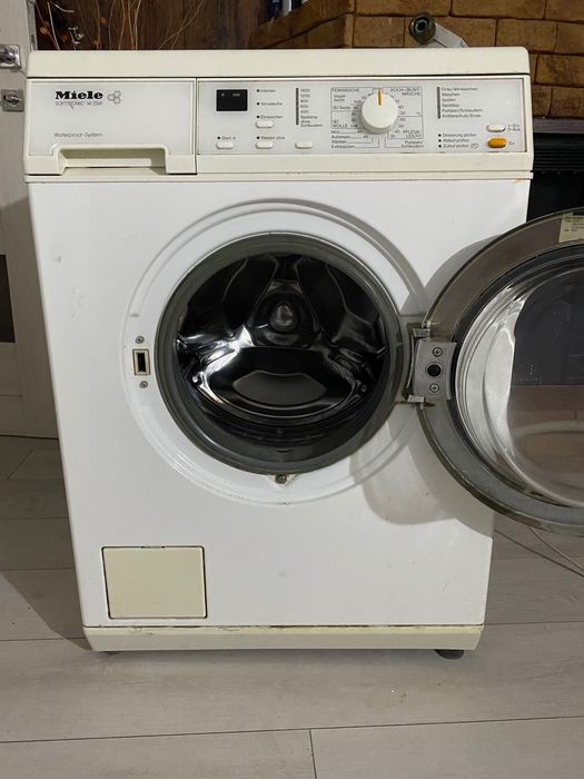 Стиральная машина Miele W2241