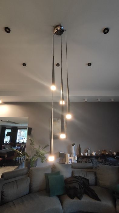 Żyrandol czarny stan bdb.