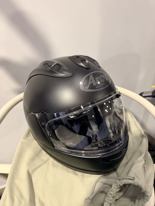 Arai RX-7V preto