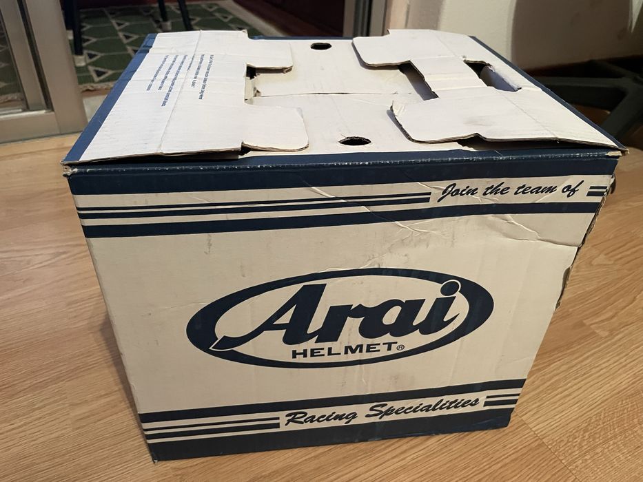 Caixa para capacete Arai