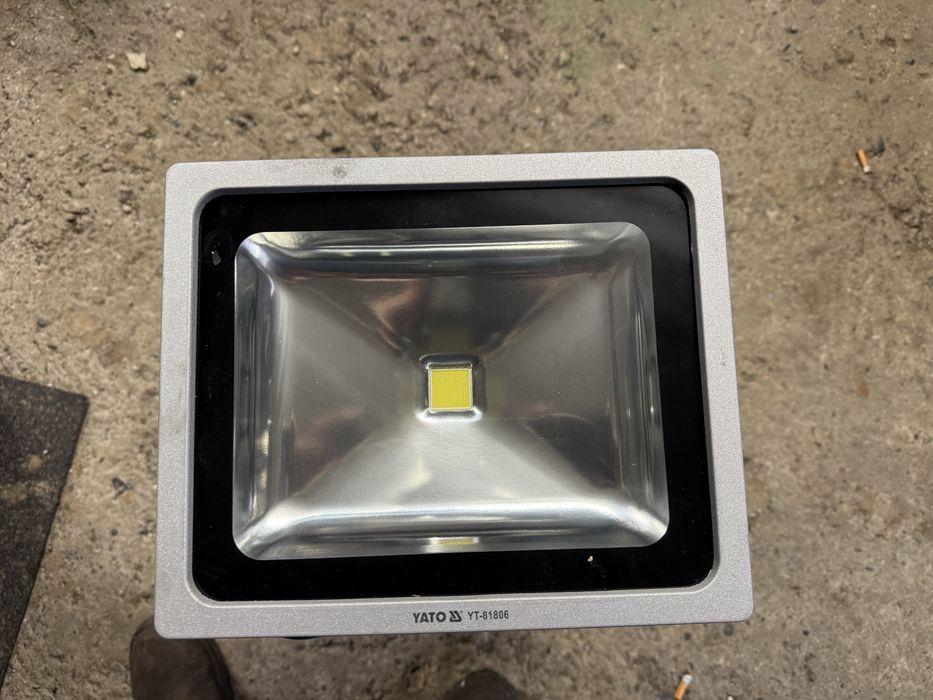 Halogen lampa nowa led yato yt-81806