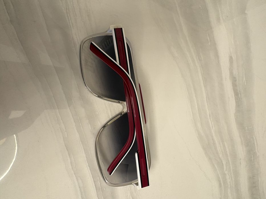 Oculos de sol da marca Carrera