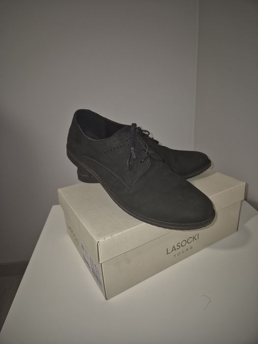 Buty garniturowe młodzieżowe