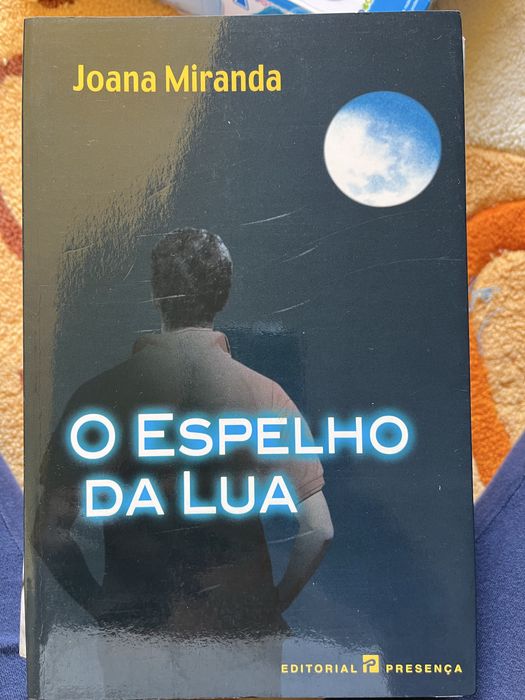 Livro O espelho da lua