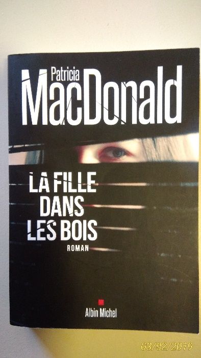 French Book - "The Girl in the Woods"