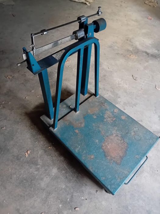 Balança antiga / até 150kg