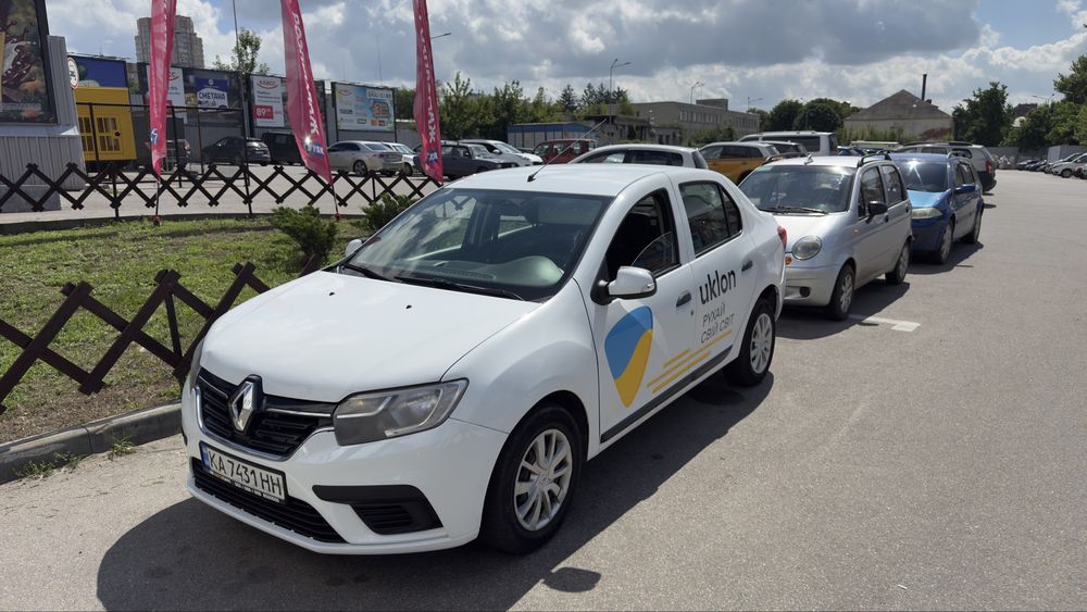 Харків дешева оренда авто 642 грн доба  Renault Logan