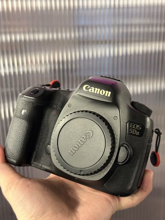 Canon 5DS фотоапарати купити на OLX.ua