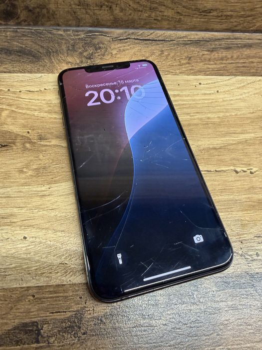 Продам Iphone xs max 256gb neverlock состояние на фото