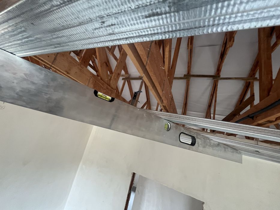 Zabudowa poddaszy, gładzie szpachlowe, ocieplenia. Uslugi remontowe.