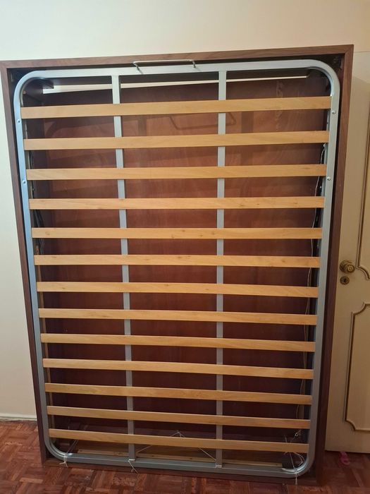 Cama / Sommier basculante com arrumação
