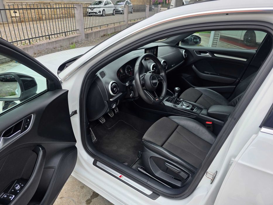 Audi A3 1.6 TDi S-LINE