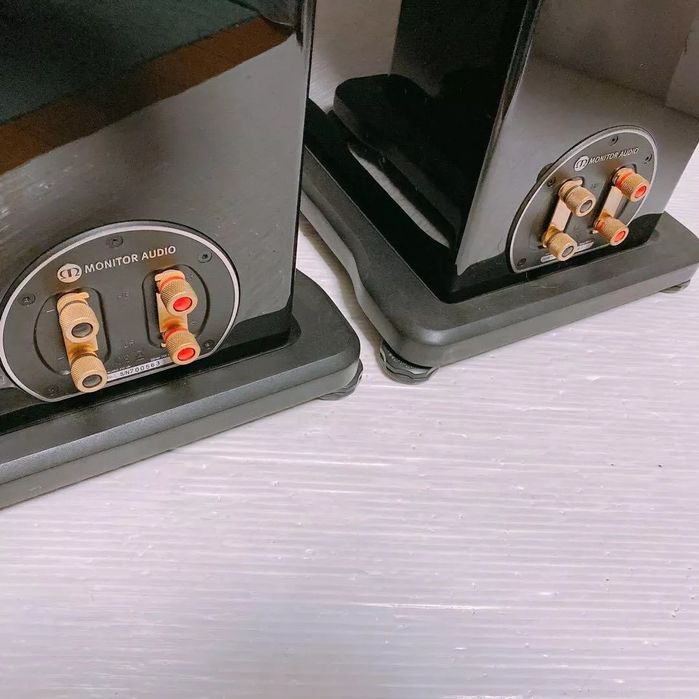 Monitor Audio Silver RX6 black piano