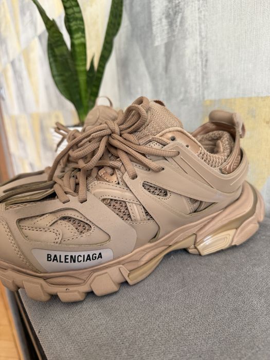 Жіночі кросовки Balenciaga