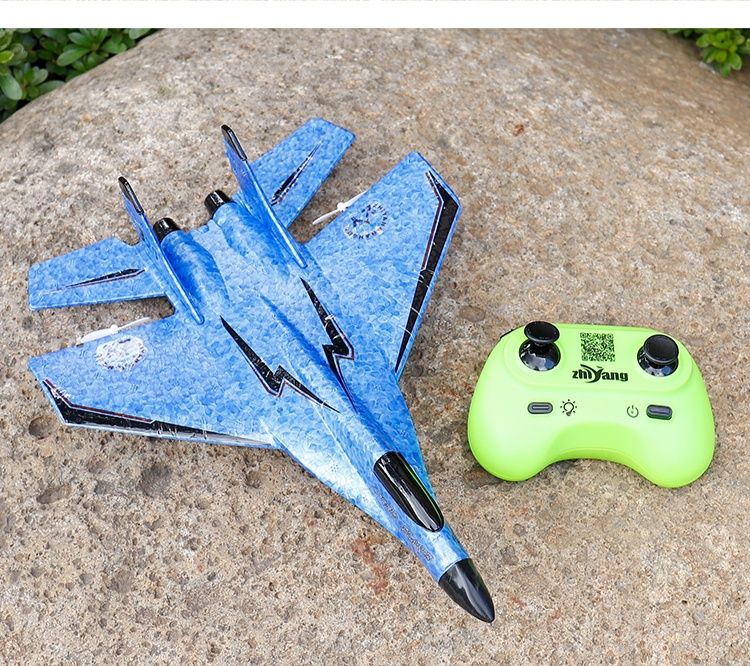 Літак на радіоуправлінні Е320