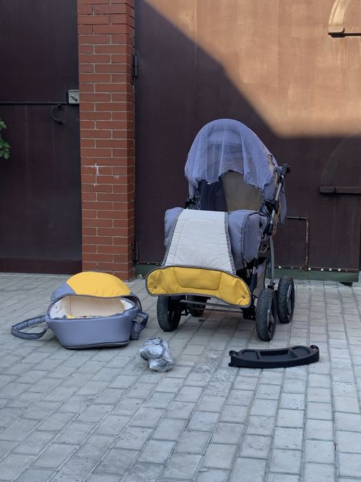 Коляска детская ИДЕАЛЬНО СОСТОЯНИЕ, 11/10 ADAMEX, все плюшки на месте