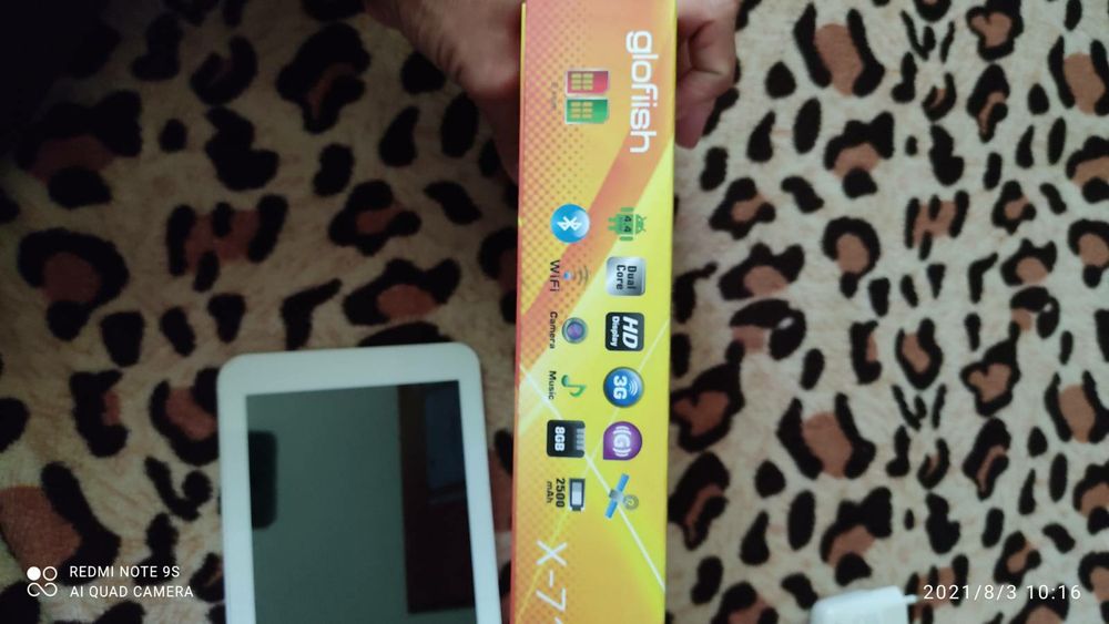 Планшет 2/16 goldfish + чехли.