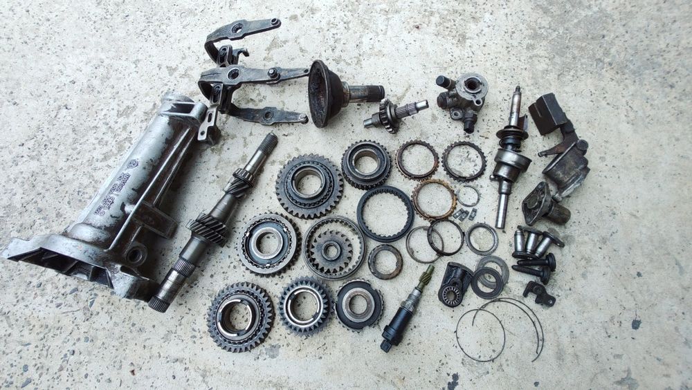 МКПП, КПП ручна коробка передач по запчастинах на VW Т4 2,4Д