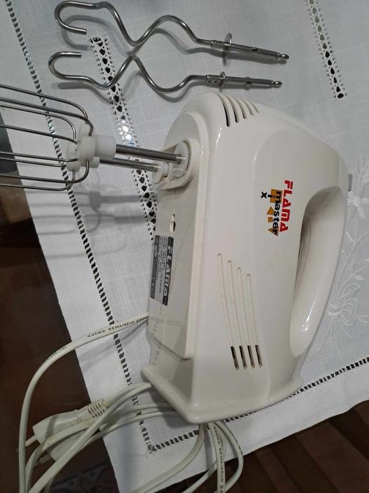 Batedeira FLAMA Branca