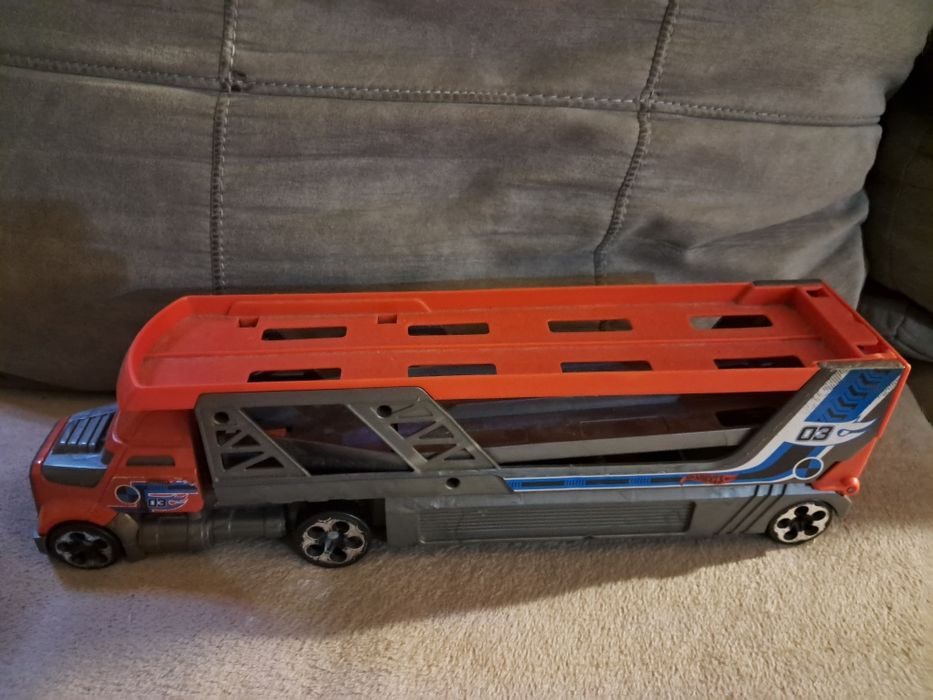 Автовоз стріляючий  машинками hot wheels, хотвілс
