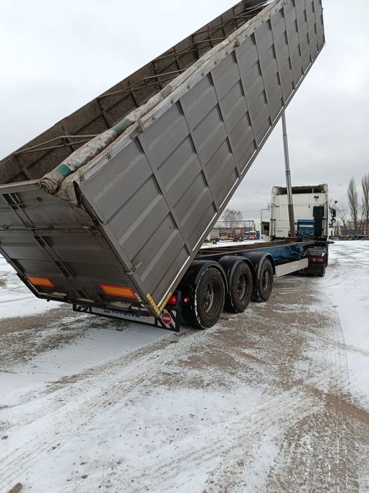 Самосвал-котейнеровох