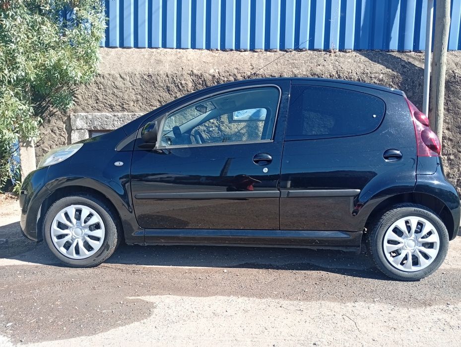 Peugeot 107 1.0 full extras - 100000km!