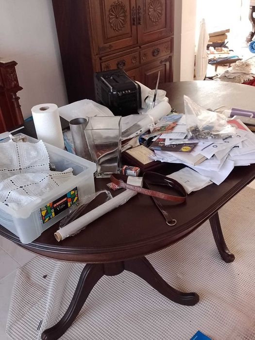 Mesa de jantar com 2 pés de galo