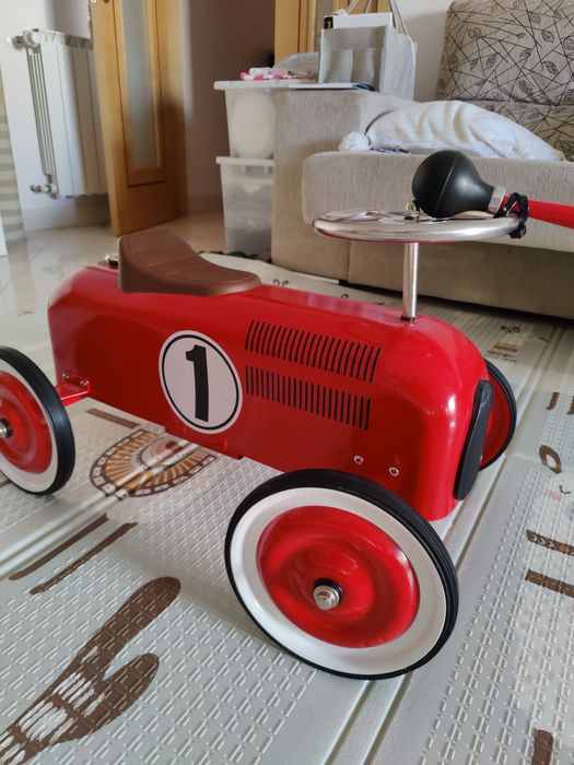 Carrinho vermelho brincar vintage