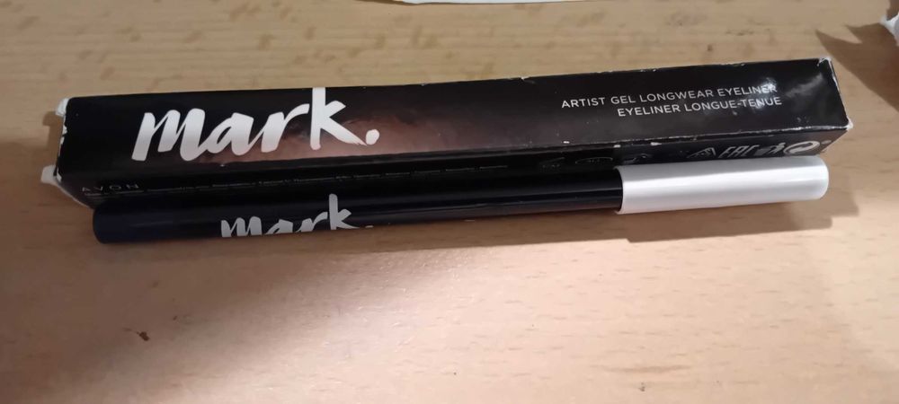 Żelowa kredka do oczu Mark z Avon!