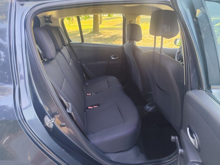 Renault Clio 1.5 DCI 5 lugares 5 lugares ar condicionado bom estado geral