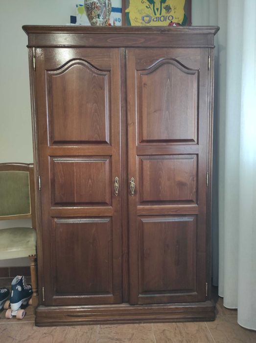 Conjunto de Quarto Completo (Cama, Cómoda, Roupeiro e 2 Camiseiros)