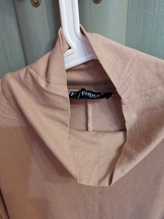 Półgolfik carmelowy ,bardzo duży firmy TF