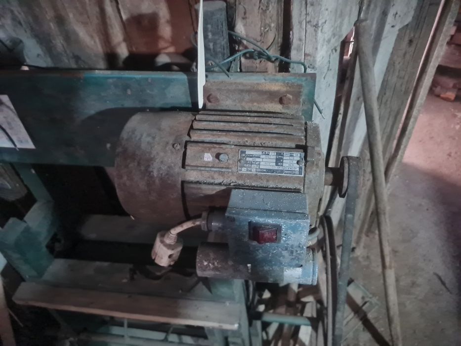 Triturador de uvas com motor