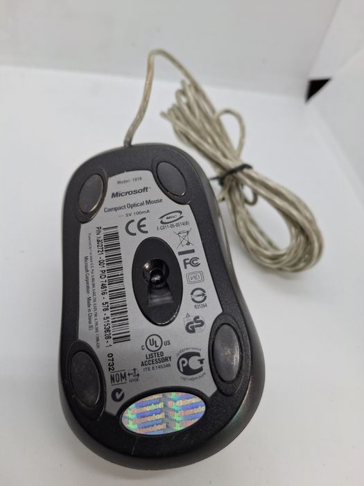 Rato Microsoft com cabo USB