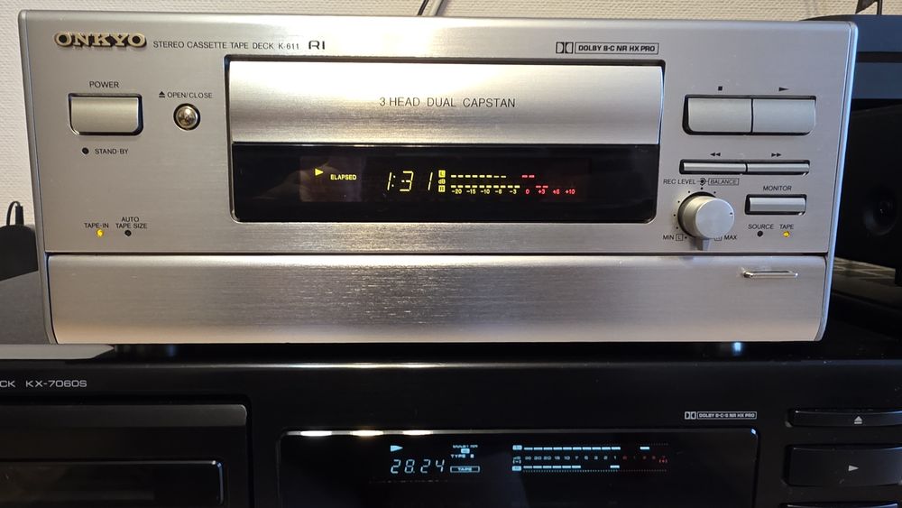Magnetofon Deck Onkyo k-611  w świetnym stanie