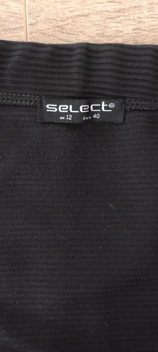 Czarna mini spódniczka