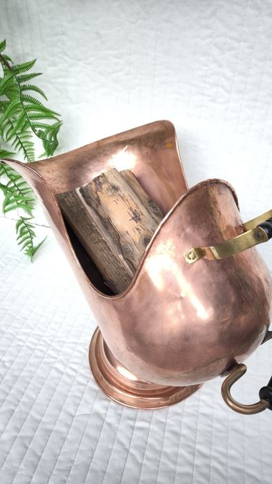 Продам подставку для дров из бронзы или меди.Дровницу.Зольник