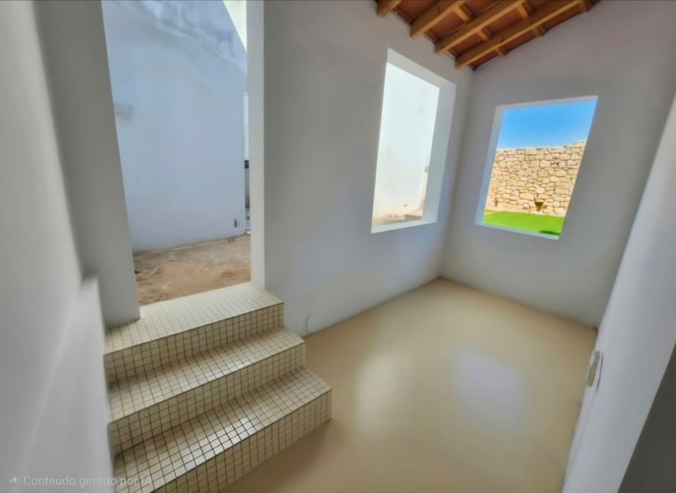 Moradia T2 com logradouro Renovada