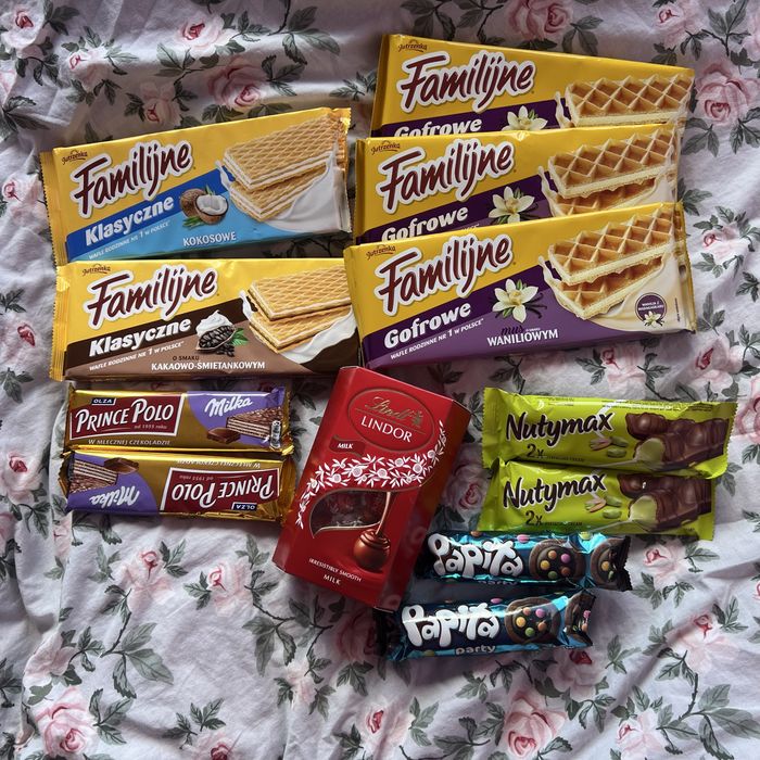 Duży zestaw słodyczy słodycze praliny lindt lindor wafelki familijne prince polo milka  batony pistacjowe nutymax ciastka papita