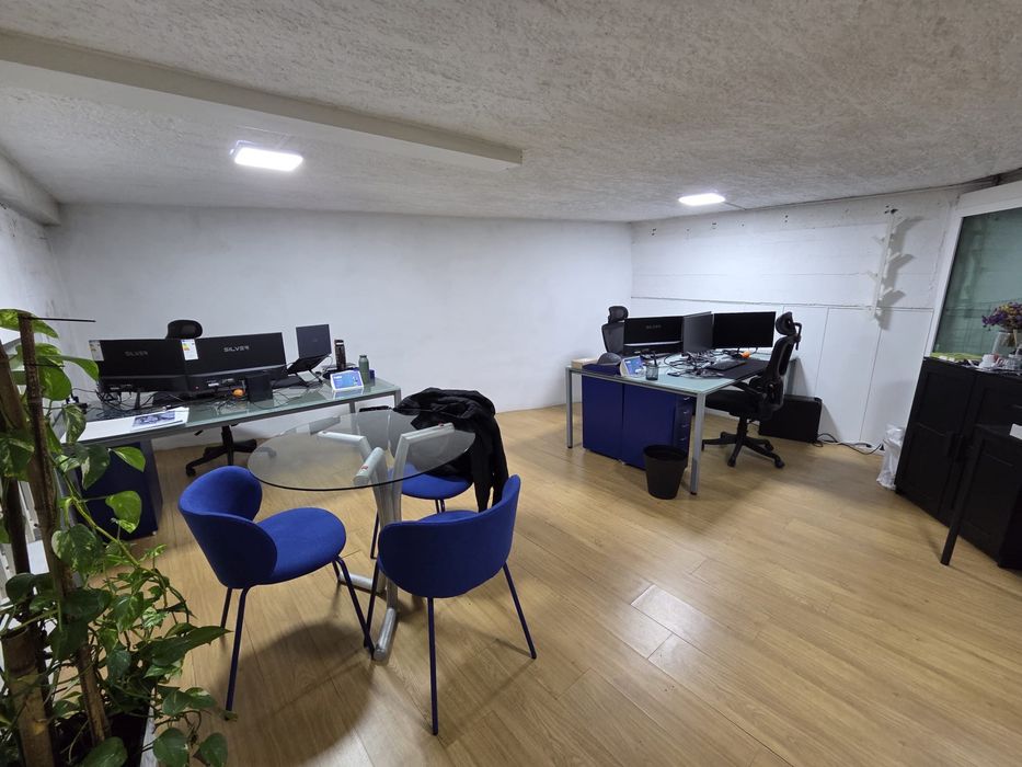 Armazém 140 m² com Parque e Escritório – Arrendamento Curta ou Longa Duração
