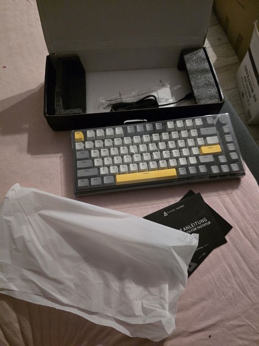 Klawiatura AJAZZ AK820 Max Czarno-szaro-żółty

+4
To jest mechaniczna