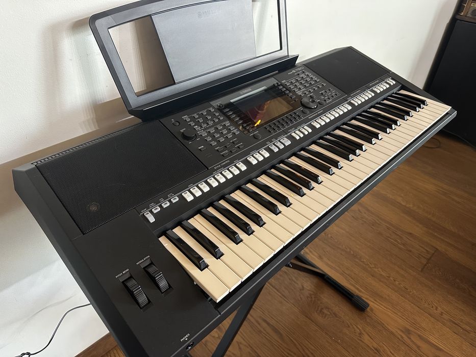 keyboard YAMAHA PSR-S750