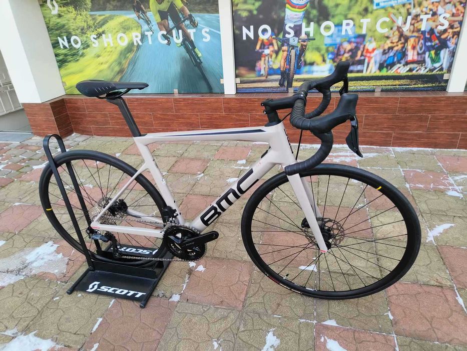 Новий шосейний велосипед BMC Teammachine SLR FIVE , Shimano 105 Di2